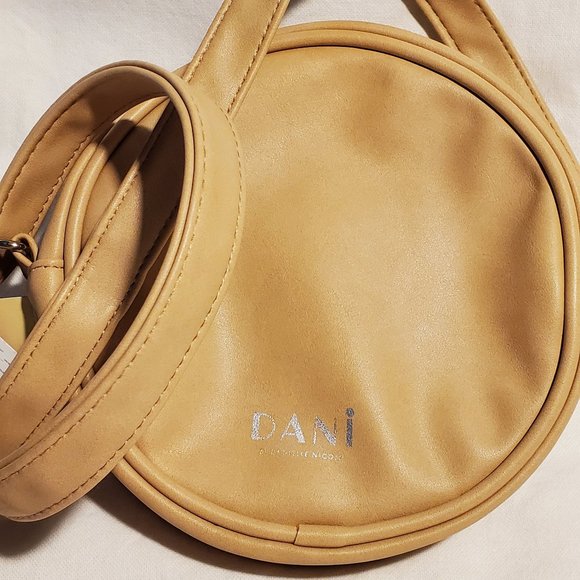 Frozen 2 Olaf Crossbody-Danielle Nicole - Picture 2 of 4